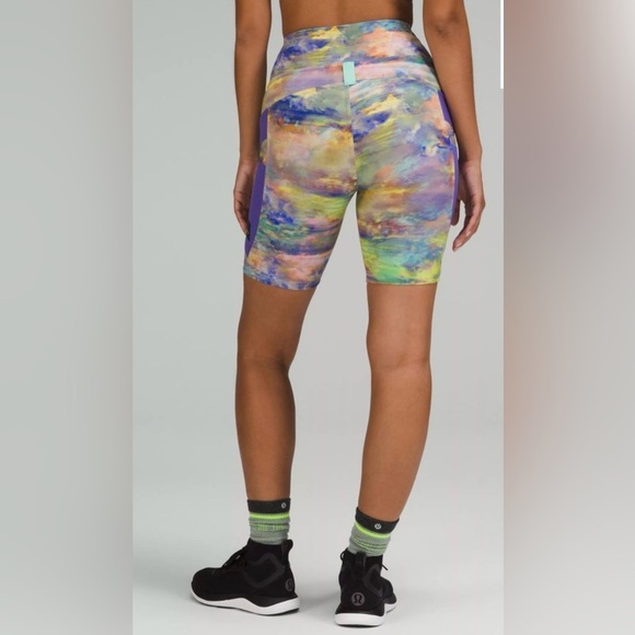 LULULEMON ~Cargo Super-High-Rise Hiking Shorts
Size 4 - Picture 7 of 11